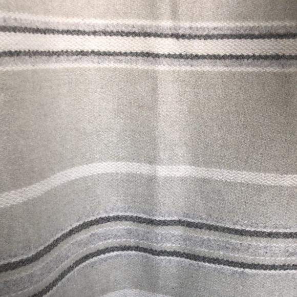 Poncho - Picture 3 of 3